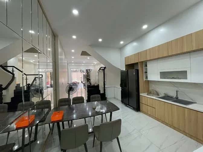 Cho thuê nhà hẻm Thành Thái Quận 10, TP.HCM – 4 phòng ngủ, giá 40 triệu