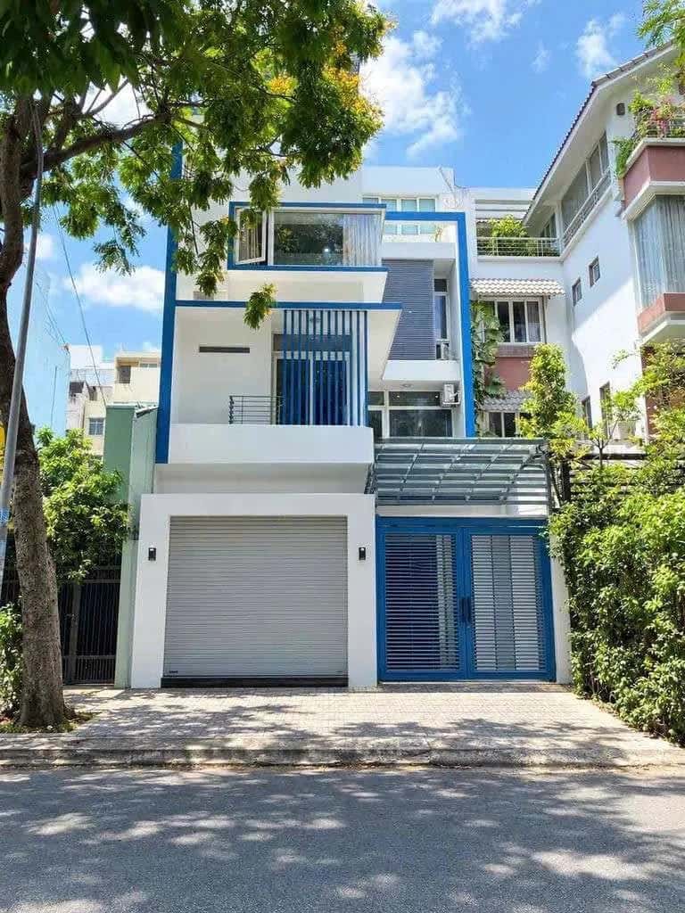 Cho thuê nhà mặt tiền Đường số 40 Quận 7, TP.HCM – 5 phòng ngủ, giá 42 triệu