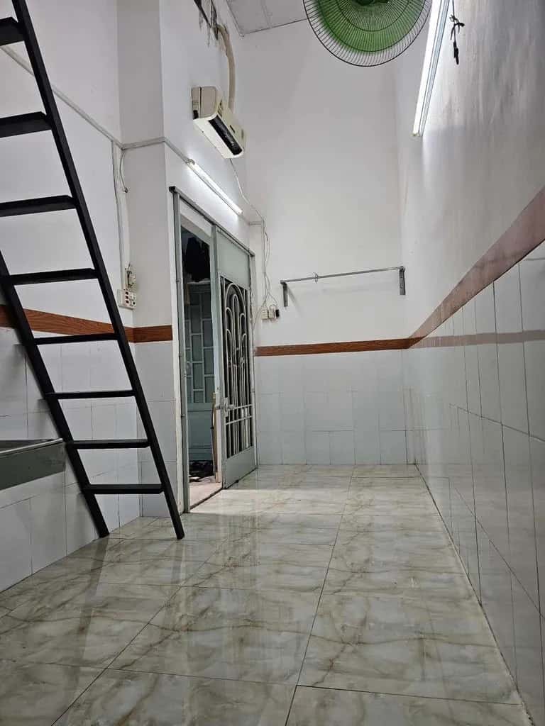 Cho thuê phòng trọ Đường Tạ Quang Bửu Quận 8, Ho Chi Minh – 2 phòng ngủ, giá 3.8 triệu