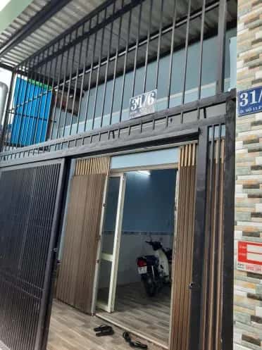Cho thuê nhà hẻm Đường 11 Quận 4, TP.HCM – 2 phòng ngủ, giá 8 triệu