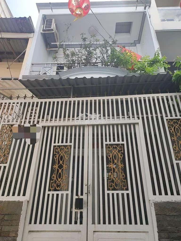 Cho thuê nhà hẻm Đường Đoàn Văn Bơ Quận 4, TP.HCM – 3 phòng ngủ, giá 12 triệu
