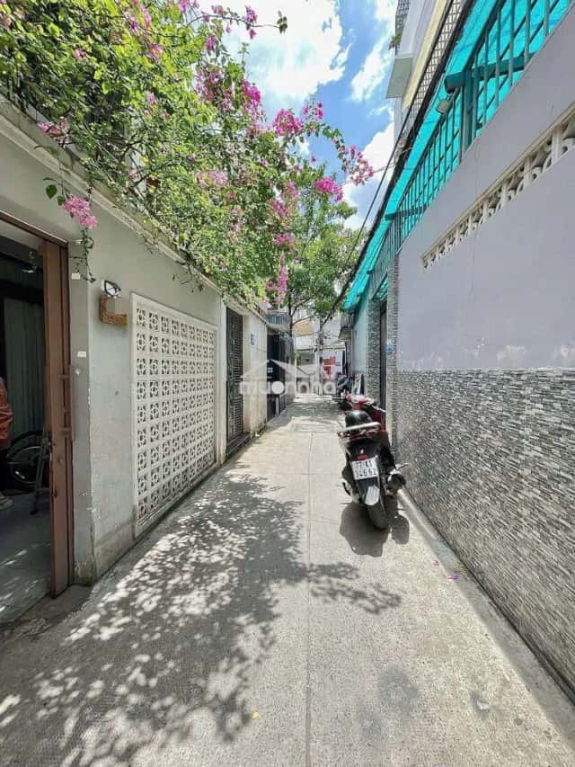 Cho thuê nhà hẻm đg.cmt8 Quận Tân Bình, TP.HCM – 1 phòng ngủ, giá 6 triệu