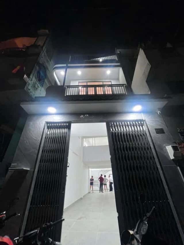 Cho thuê nhà mặt tiền Trần Quý Quận 11, TP.HCM – 5 phòng ngủ, giá 26 triệu