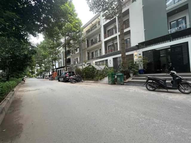 Cho thuê nhà hẻm Quận 7, TP.HCM – 4 phòng ngủ, giá 30 triệu