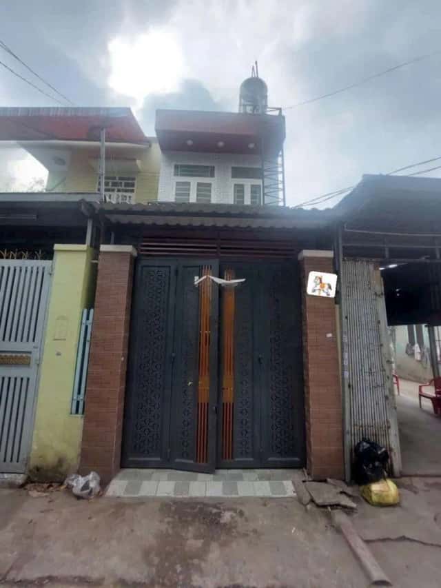 Cho thuê nhà mặt tiền Quốc Lộ 50 Quận 8, TP.HCM – 2 phòng ngủ, giá 8 triệu