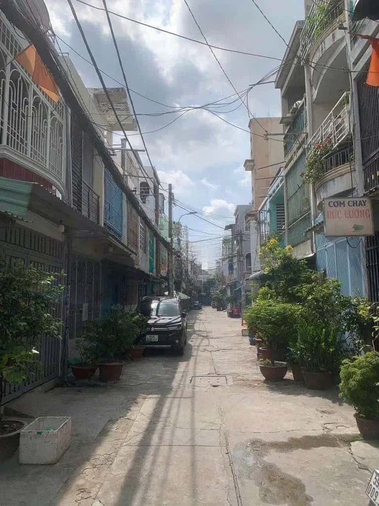 Cho thuê nhà hẻm Lạc Long Quân Quận 11, TP.HCM – 2 phòng ngủ, giá 6 triệu