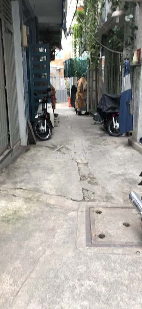 Cho thuê nhà hẻm Đường Bến Vân Đồn Quận 4, TP.HCM – 3 phòng ngủ, giá 15 triệu