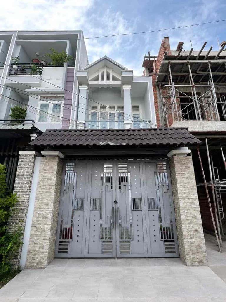 Cho thuê nhà hẻm Nguyễn Văn Tăng Quận 9 cũ, TP. Thủ Đức – 2 phòng ngủ, giá 8 triệu