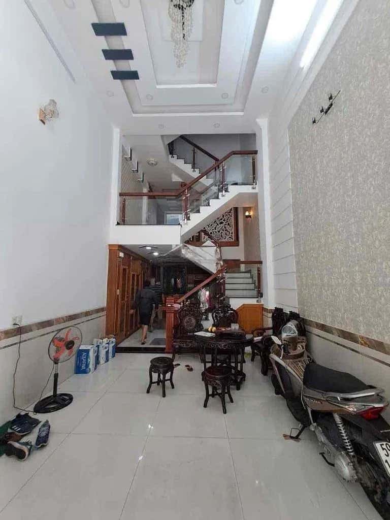 Cho thuê nhà hẻm Trần Thị Trọng Quận Tân Bình, TP.HCM – 4 phòng ngủ, giá 17 triệu