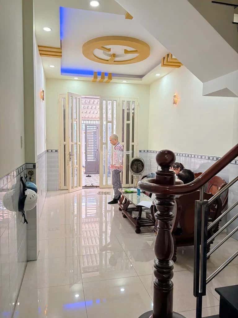 Cho thuê nhà hẻm Hoàng Lê Kha Quận 6, TP.HCM – 3 phòng ngủ, giá 11 triệu