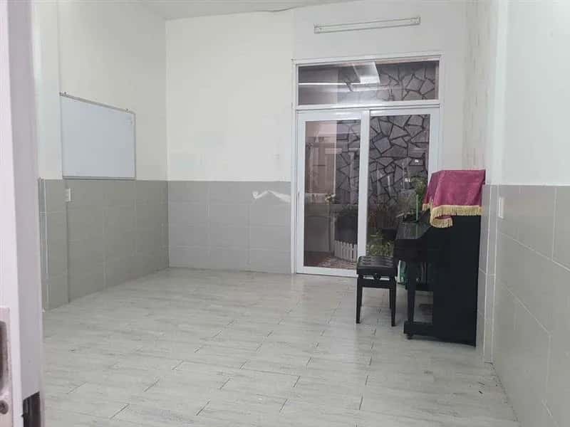 Cho thuê nhà hẻm Hồ Văn Huê Quận Phú Nhuận, TP.HCM – 3 phòng ngủ, giá 28 triệu