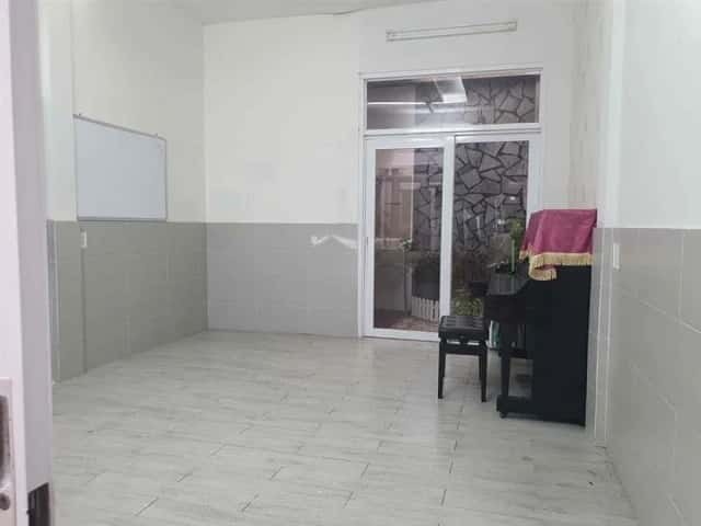 Cho thuê nhà hẻm Hồ Văn Huê Quận Phú Nhuận, TP.HCM – 3 phòng ngủ, giá 28 triệu