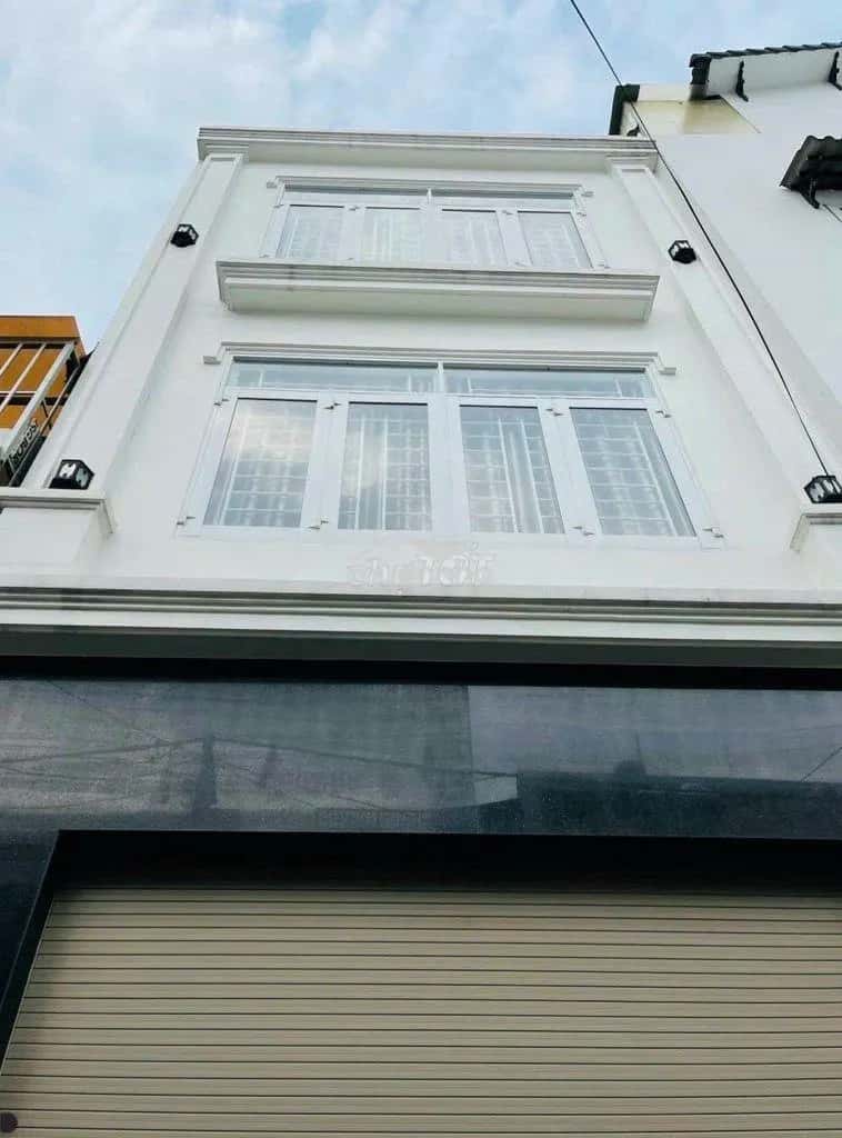 Cho thuê văn phòng Đường Trần Hưng Đạo Quận 5, TP.HCM – 4 phòng ngủ, giá 17 triệu