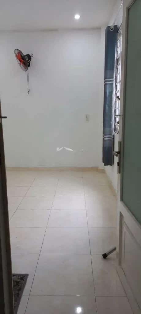 Cho thuê phòng trọ Xóm Chiếu Quận 4, TP.HCM – 1 phòng ngủ, giá 3.3 triệu