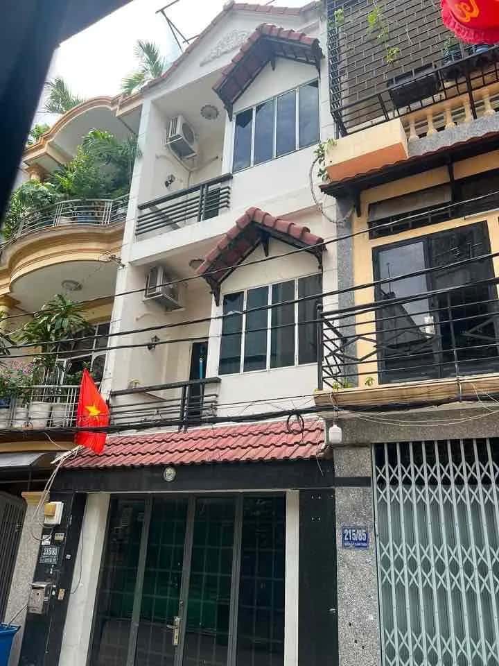 Cho thuê nhà hẻm Quận Bình Thạnh, TP.HCM – 6 phòng ngủ, giá 20 triệu