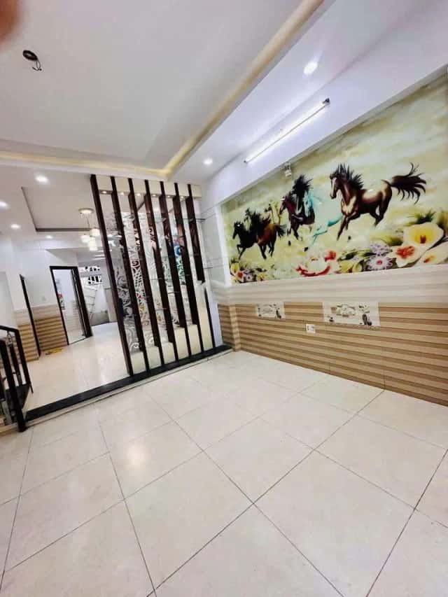 Cho thuê nhà hẻm Hóc Môn, TP.HCM – 4 phòng ngủ, giá 8 triệu