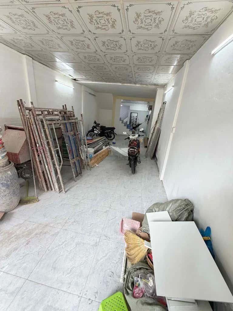 Cho thuê nhà mặt tiền Nguyễn Chí Thanh Quận 10, TP.HCM – 10 phòng ngủ, giá 60 triệu