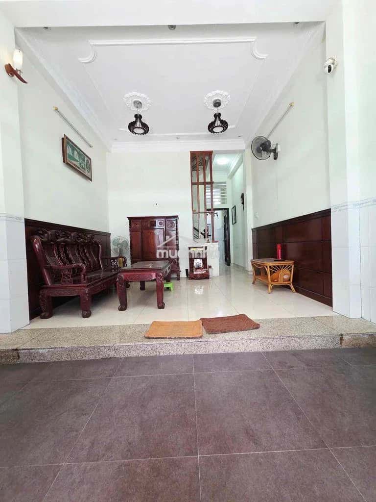 Cho thuê nhà hẻm Đường Thạch Lam Quận Tân Phú, TP.HCM – 5 phòng ngủ, giá 15 triệu