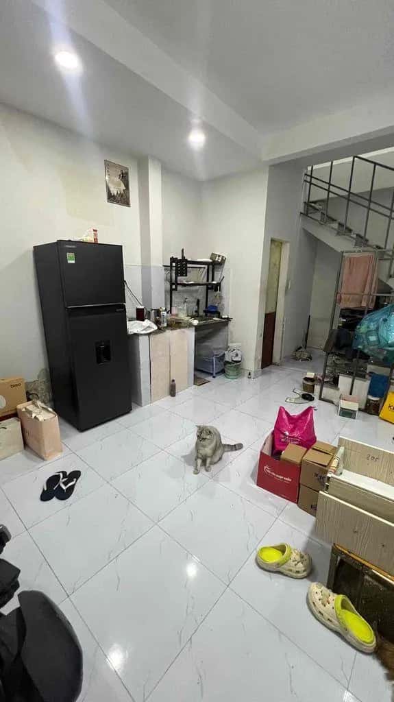 Cho thuê nhà hẻm Đường Ba Tháng Hai Quận 10, TP.HCM – 2 phòng ngủ, giá 8 triệu