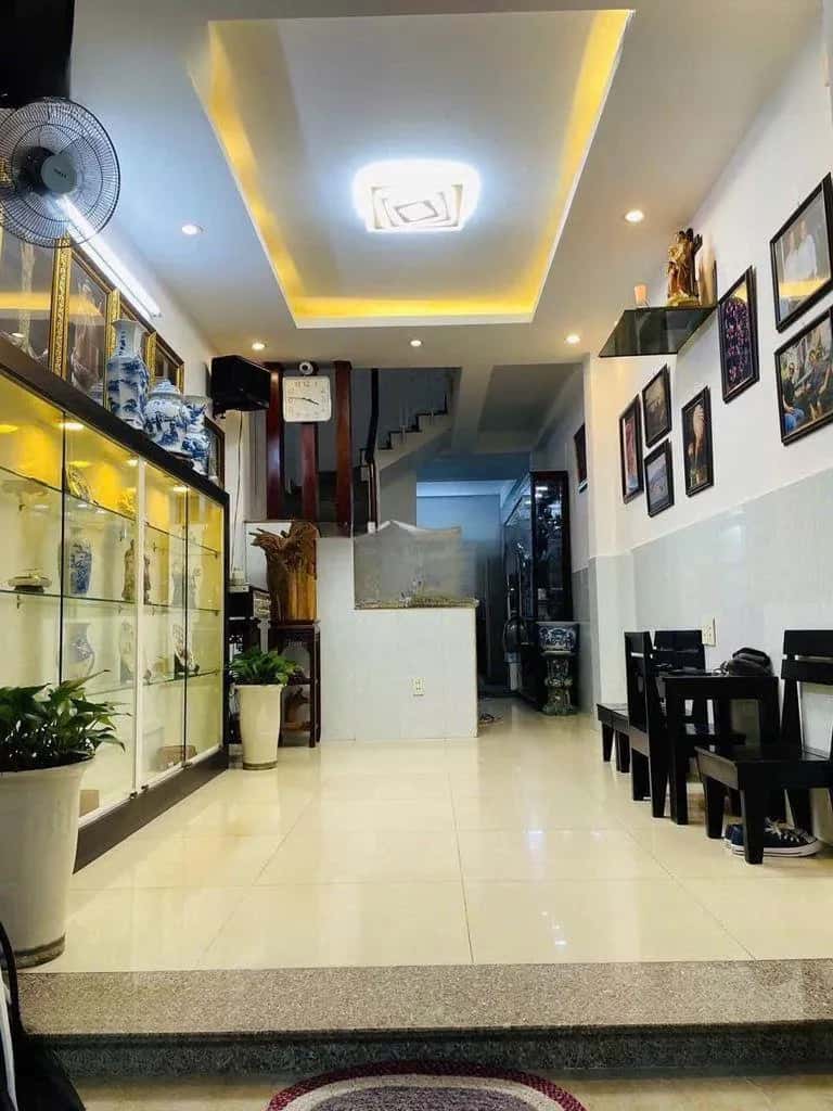 Cho thuê nhà hẻm Huỳnh văn bánh Quận Phú Nhuận, TP.HCM – 4 phòng ngủ, giá 20 triệu