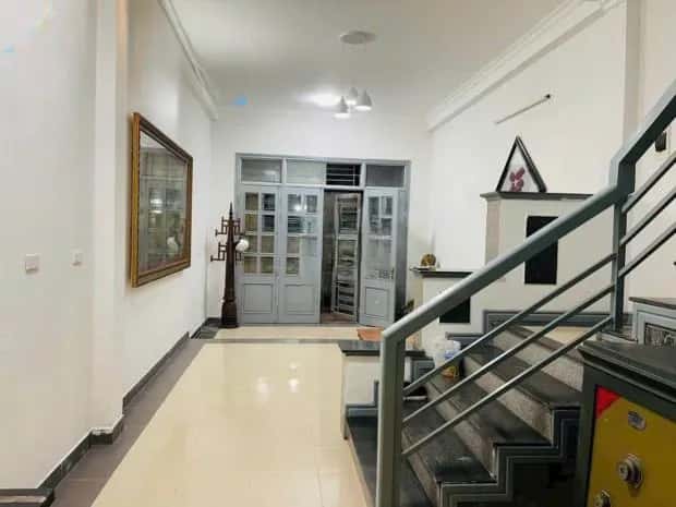 Cho thuê nhà hẻm Đường Nguyễn Hoàng Tôn Tây Hồ, Hà Nội – 2 phòng ngủ, giá 11 triệu