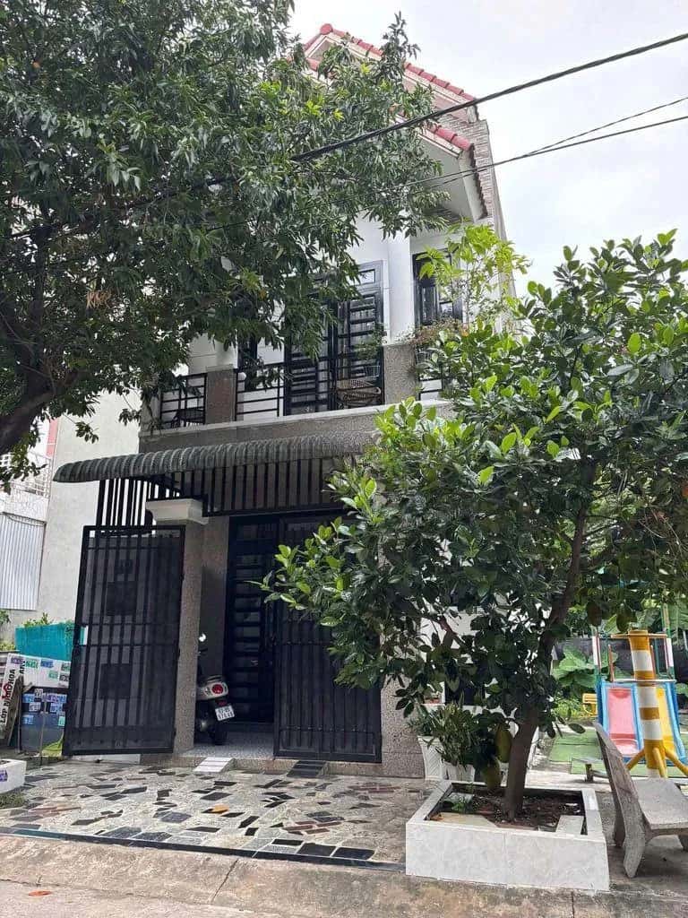 Cho thuê nhà hẻm Đường Nguyễn Tri Phương Thành phố Dĩ An, TP.HCM – 3 phòng ngủ, giá 10 triệu