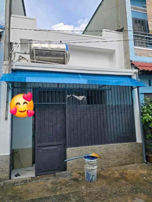 Cho thuê nhà hẻm Quốc lộ 22 Huyện Hóc Môn, TP.HCM – 2 phòng ngủ, giá 5.5 triệu Cho thuê nhà hẻm Quốc lộ 22 Huyện Hóc Môn, TP.HCM – 2 phòng ngủ, giá 5.5 triệu