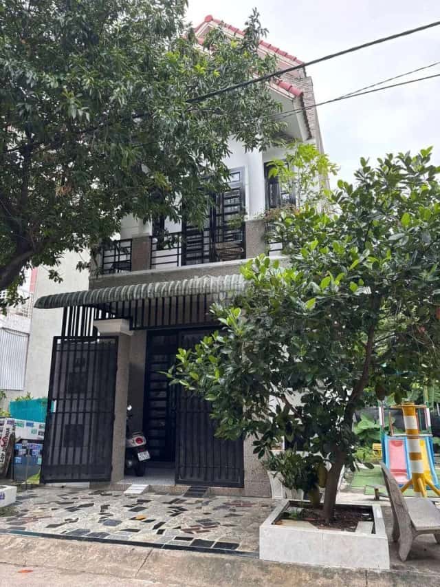 Cho thuê nhà hẻm Dĩ An, Binh Duong – 23 phòng ngủ, giá 10 triệu Cho thuê nhà hẻm Dĩ An, Binh Duong – 23 phòng ngủ, giá 10 triệu