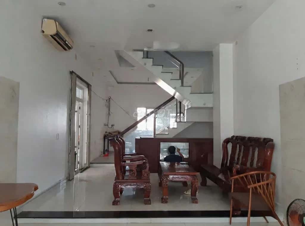 Cho thuê nhà mặt tiền Quốc Lộ 22 Huyện Hóc Môn, Ho Chi Minh – 5 phòng ngủ, giá 11 triệu