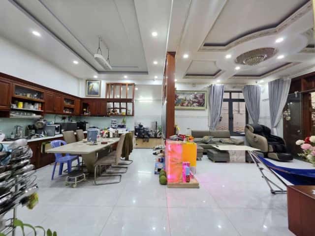 Bán nhà hẻm Đường Hoàng Lê Kha Quận 6, TP.HCM – 8 phòng ngủ, giá 24.5 tỷ
