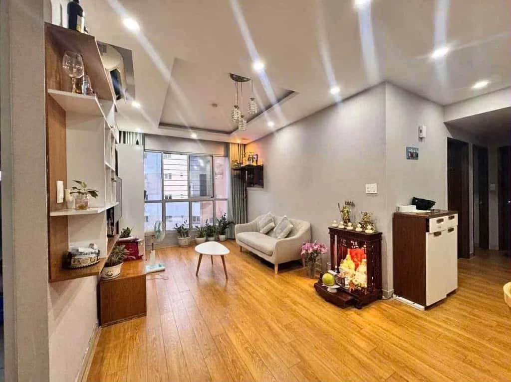 Cho thuê căn hộ chung cư Lạc Long Quân Quận 11, TP.HCM – 3 phòng ngủ, giá 13.5 triệu