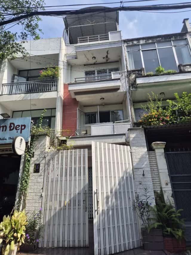 Cho thuê nhà hẻm Thủ Đức, TP. Thủ Đức – 4 phòng ngủ, giá 20 triệu Cho thuê nhà hẻm Thủ Đức, TP. Thủ Đức – 4 phòng ngủ, giá 20 triệu