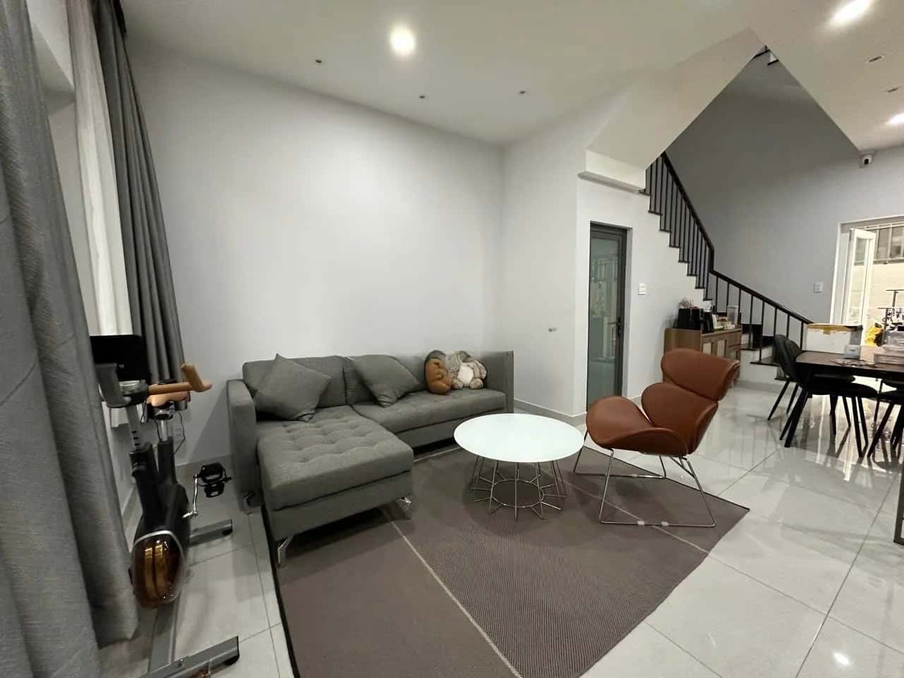 Cho thuê nhà hẻm Vành Đai Trong Quận 9, TP.HCM – 3 phòng ngủ, giá 15 triệu