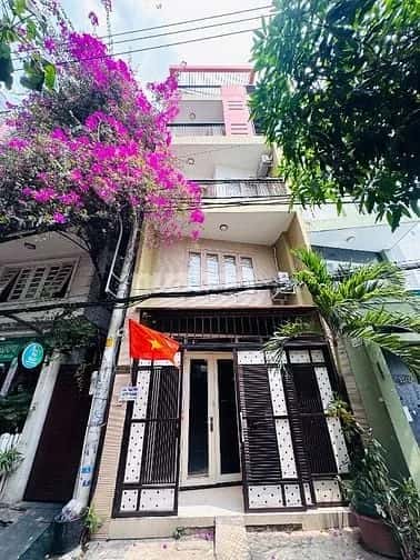 Cho thuê nhà hẻm Đường Phạm Viết Chánh Quận Bình Thạnh, TP.HCM – 3 phòng ngủ, giá 33 triệu