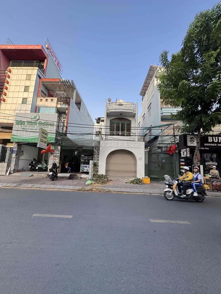 Cho thuê nhà mặt tiền Hẻm 196 Tân Sơn Nhì Tân Phú, TP.HCM – 4 phòng ngủ, giá 20 triệu