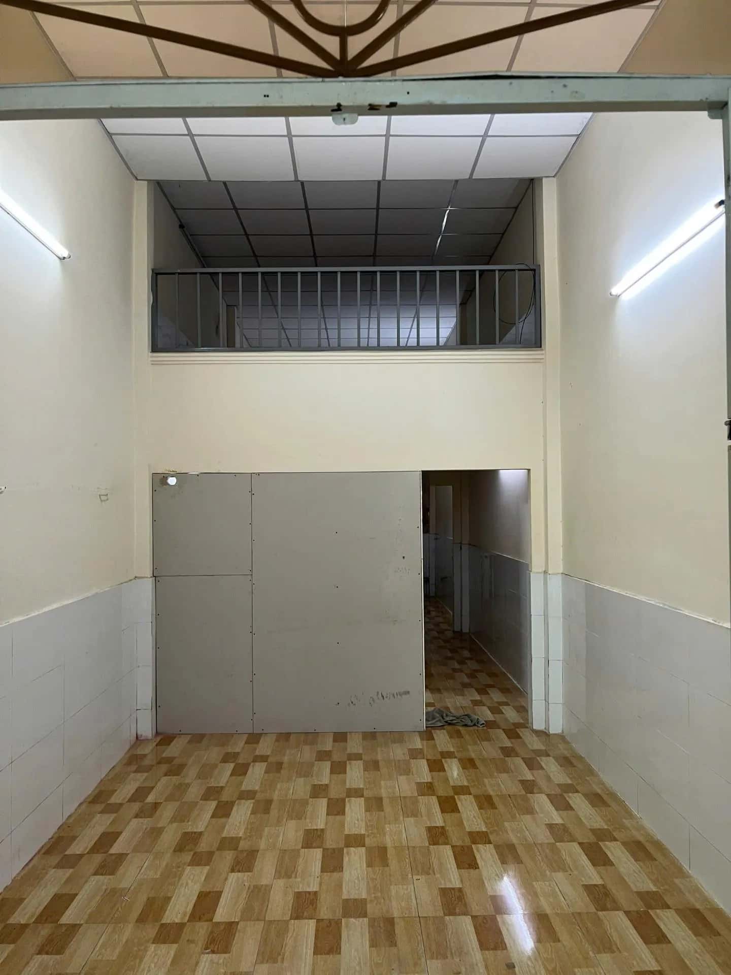 Cho thuê nhà hẻm Lạc Long Quân Quận Tân Bình, Ho Chi Minh – 2 phòng ngủ, giá 6.5 triệu