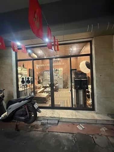Cho thuê nhà mặt tiền Đống Đa, Hà Nội – 3 phòng ngủ, giá 10 triệu