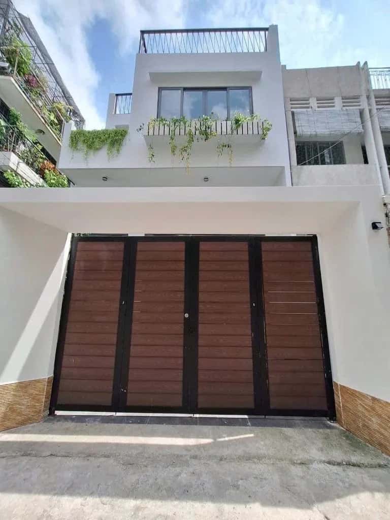 Cho thuê nhà mặt tiền Đường Phan Đăng Lưu Quận Bình Thạnh, TP.HCM – 4 phòng ngủ, giá 27 triệu
