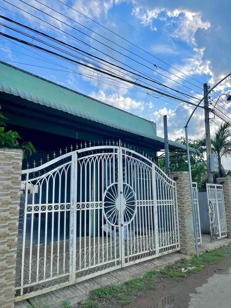 Cho thuê phòng trọ Đường tỉnh 826 Huyện Cần Đước, Tây Ninh – giá 800000 VNĐ