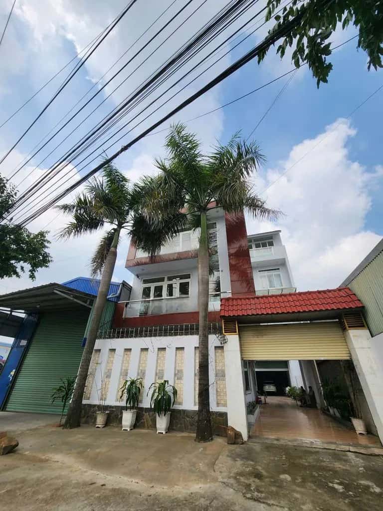 Cho thuê nhà mặt tiền Thị xã Tân Uyên, Ho Chi Minh – 7 phòng ngủ, giá 20 triệu