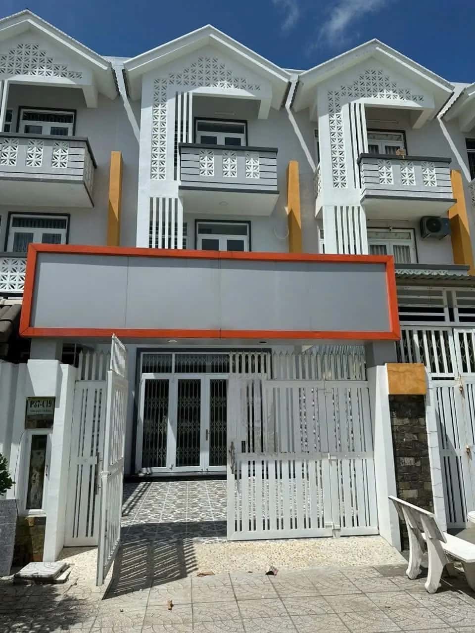 Cho thuê nhà mặt tiền Tôn Đức Thắng Rạch Giá, An Giang – 3 phòng ngủ, giá 12 triệu