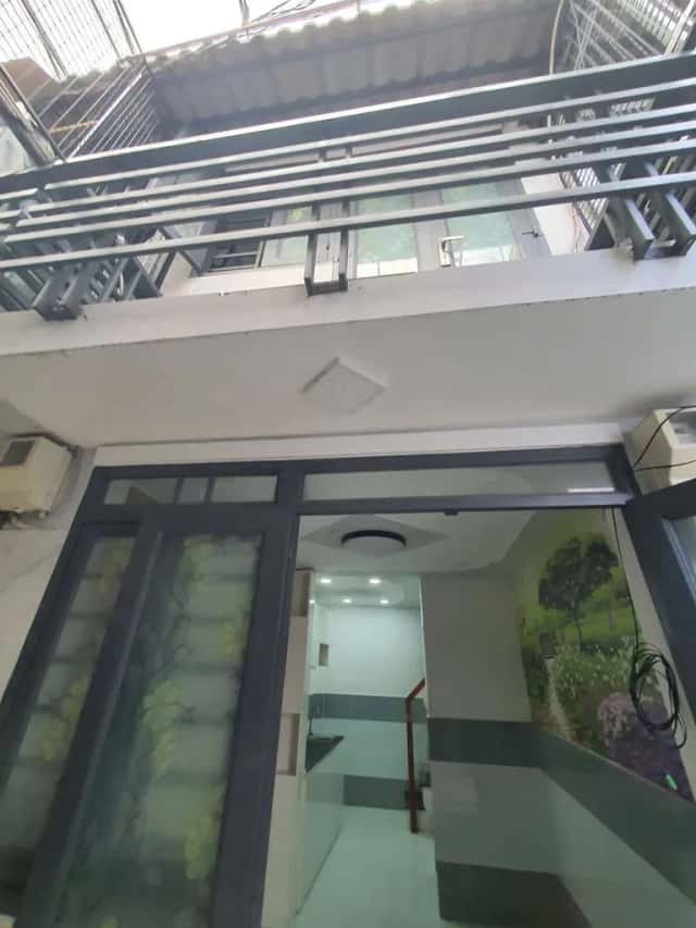 Cho thuê nhà hẻm Quận 12, TP.HCM – 2 phòng ngủ, giá 10 triệu