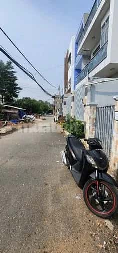 Cho thuê nhà hẻm Đường Ích Thạnh Quận 9, TP.HCM – 2 phòng ngủ, giá 5 triệu