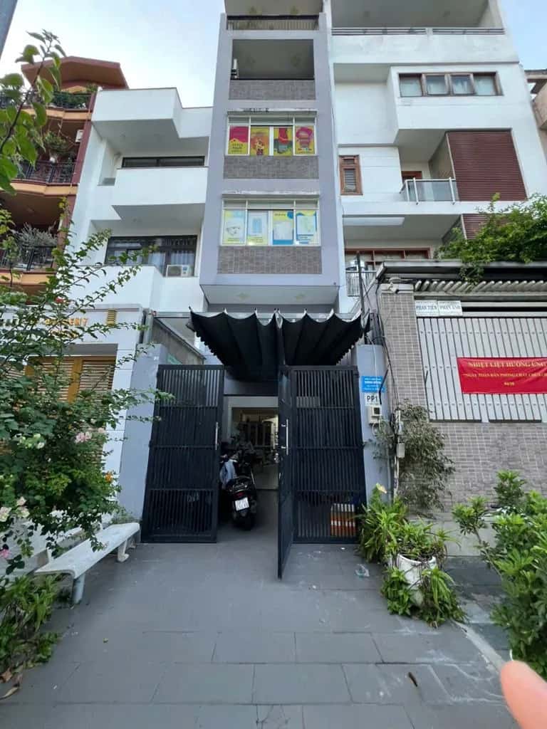 Cho thuê nhà hẻm Đường Ba Vì Quận 10, TP.HCM – 7 phòng ngủ, giá 25 triệu