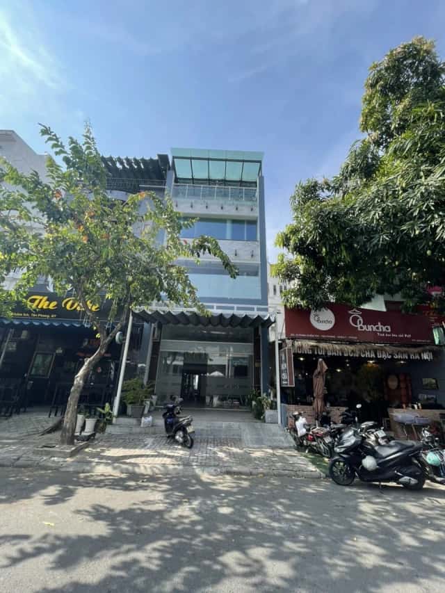 Cho thuê nhà mặt tiền Quận 7, TP.HCM – giá 200 triệu