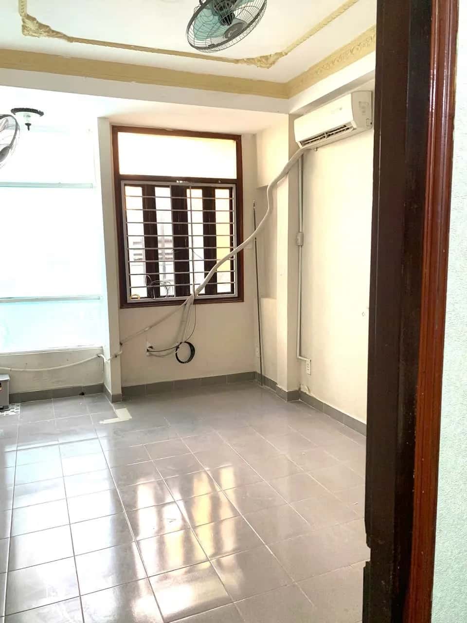 Cho thuê căn hộ chung cư Quận 5, TP.HCM – 3 phòng ngủ, giá 12 triệu