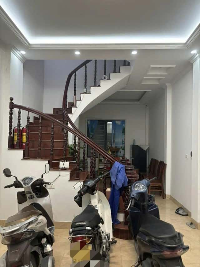 Cho thuê văn phòng Phố Trần Quốc Hoàn Quận Cầu Giấy, Hà Nội – 8 phòng ngủ, giá 24 triệu