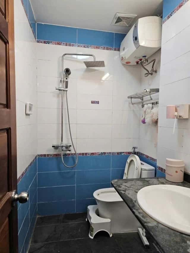 Cho thuê nhà hẻm Âu Cơ Hồng Hà, Hà Nội – 6 phòng ngủ, giá 30 triệu