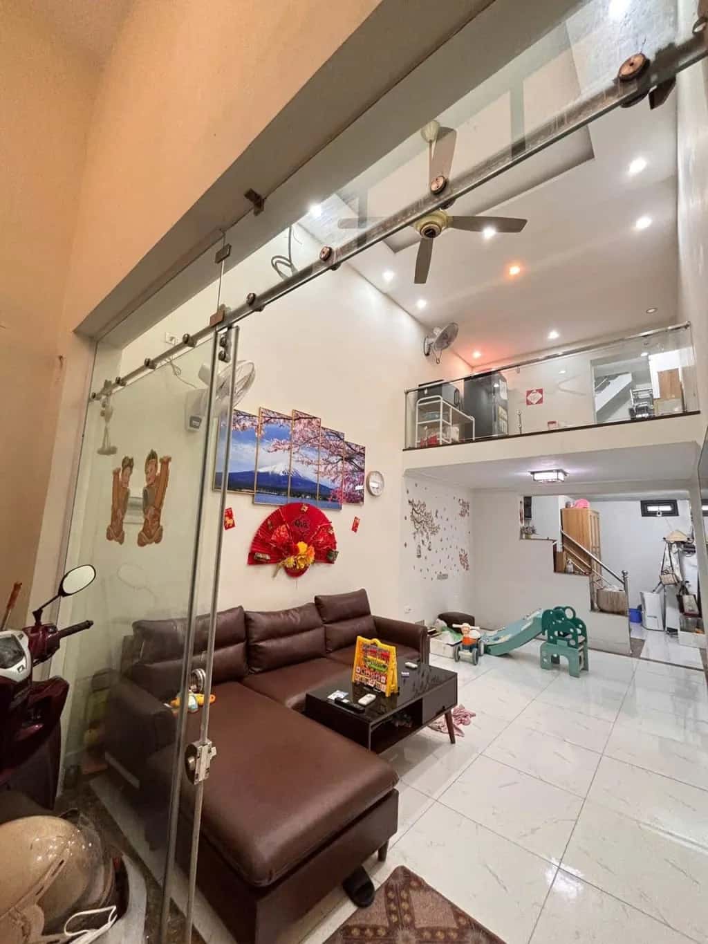 Cho thuê nhà hẻm Láng Đống Đa, Ha Noi – 3 phòng ngủ, giá 14 triệu