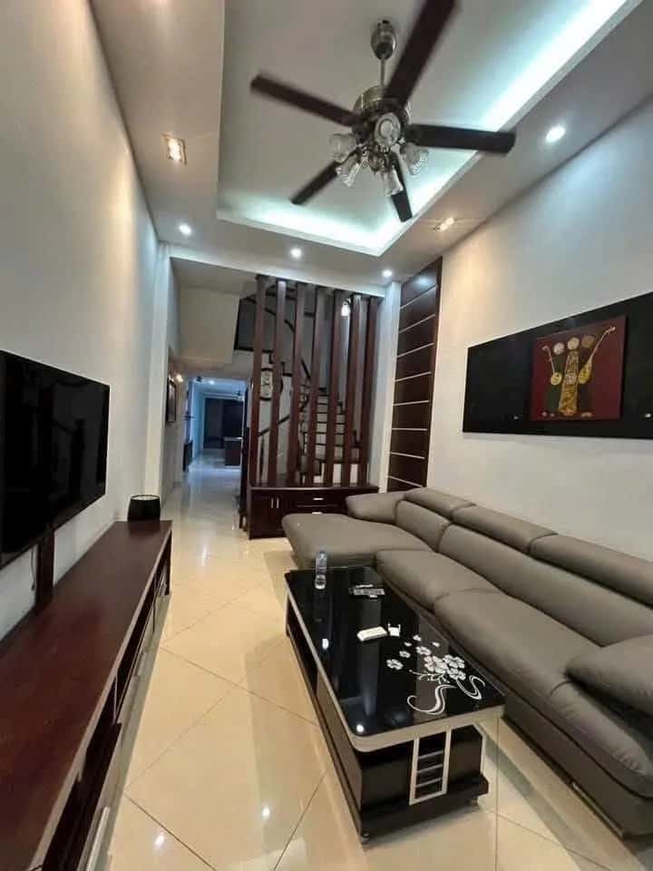 Cho thuê nhà hẻm Phố Quốc Tử Giám Đống Đa, Hà Nội – 4 phòng ngủ, giá 20 triệu
